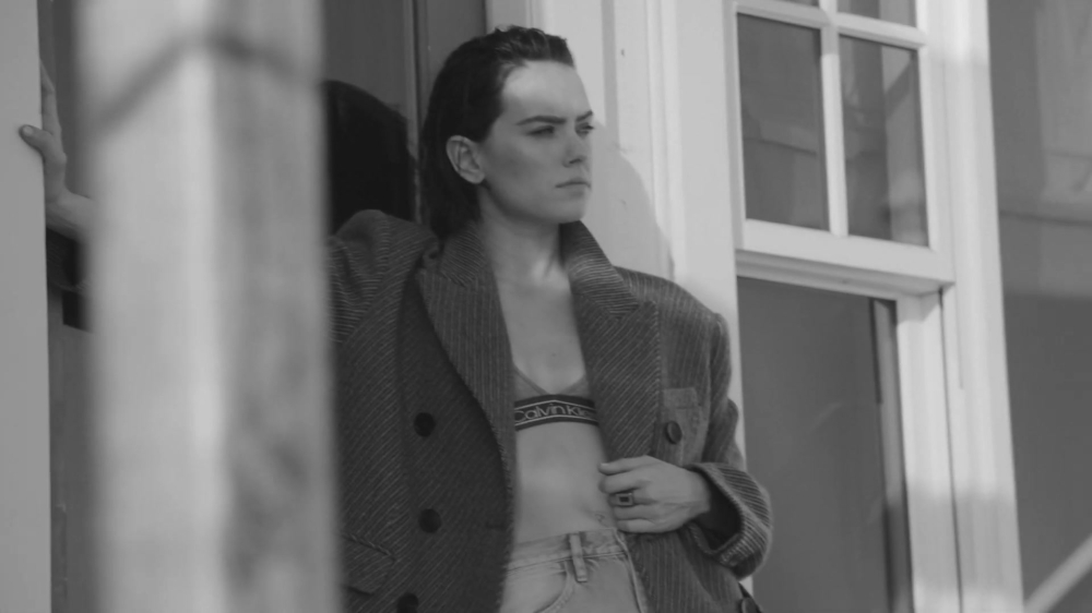 Daisy_Ridley_for_GQUK21_1080p_140.jpg